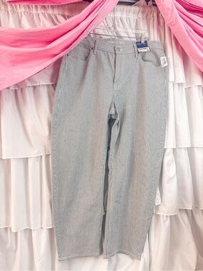 NWT Old Navy Hi-Rise Pinstripe Barrel Jean size 18